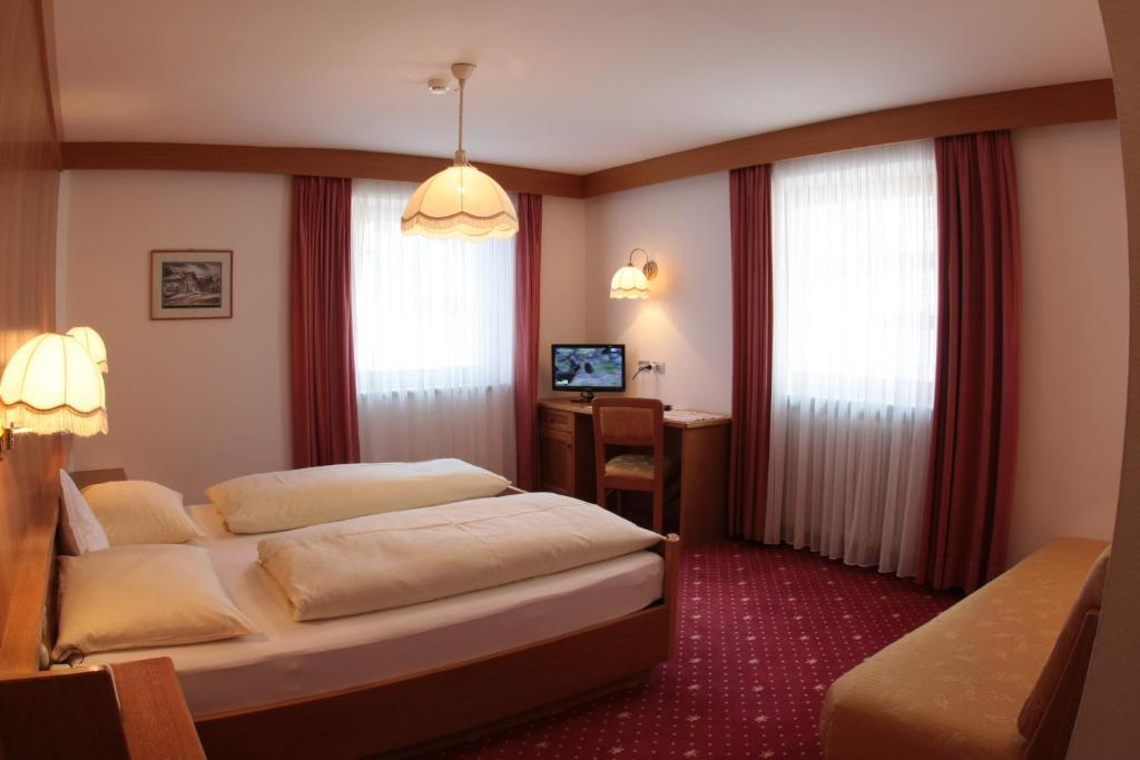 Hotel Talblick أورتيسايْ الغرفة الصورة